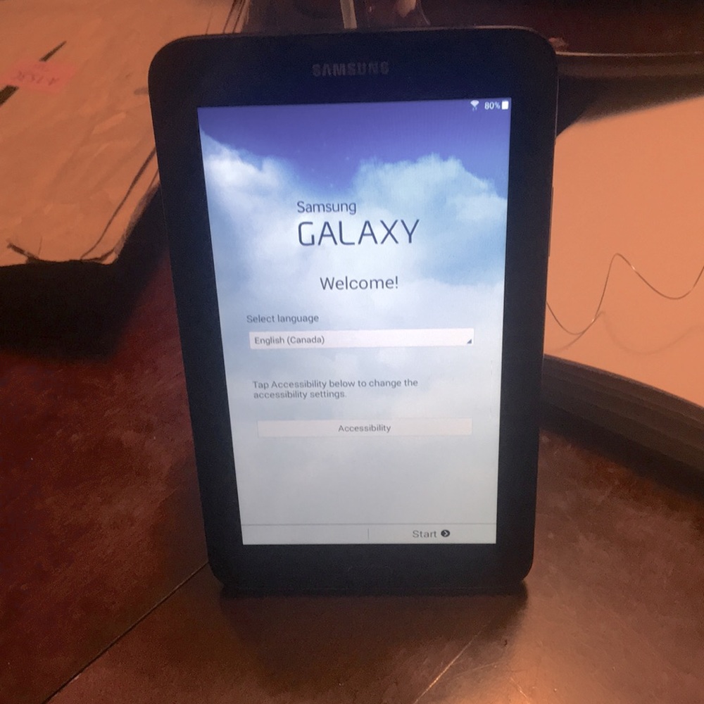 galaxy 7 inch Samsung tablet charger not included still work no front camera